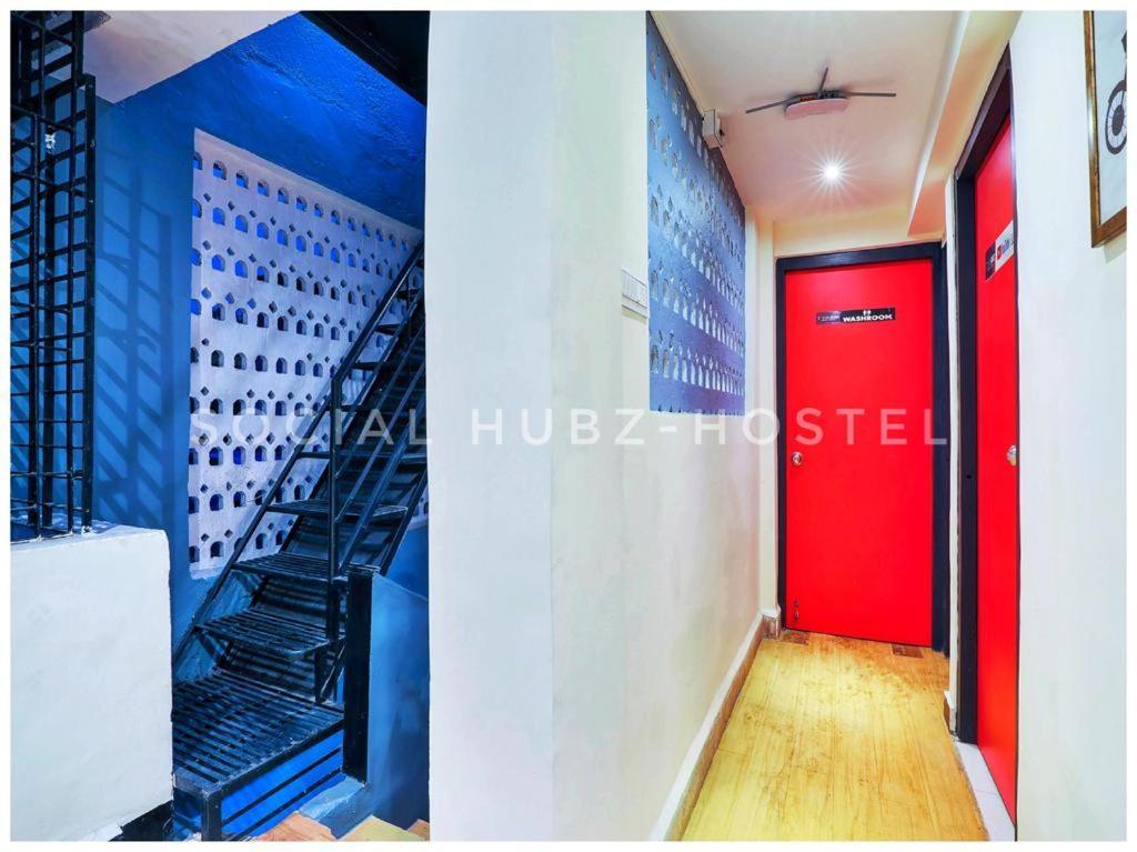 Social Hubz Hostel ムンバイ エクステリア 写真