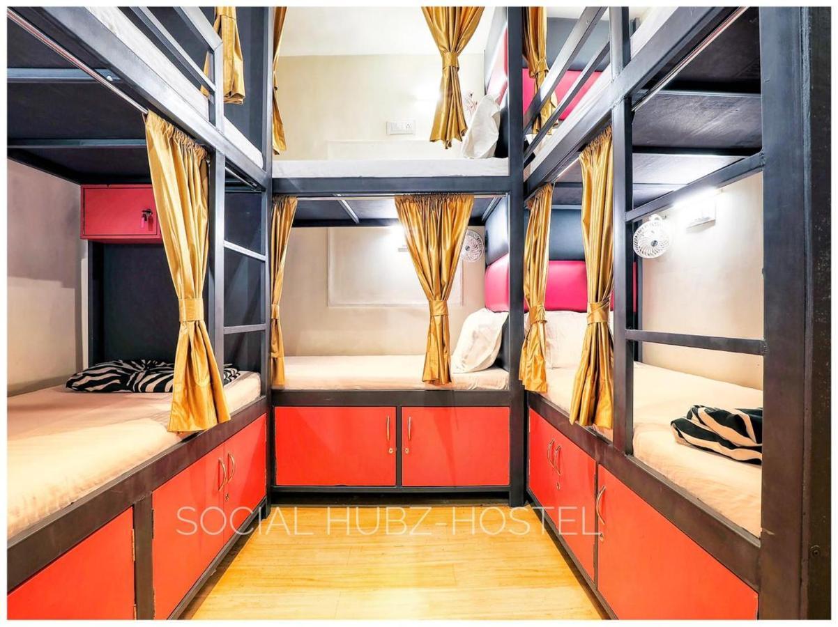Social Hubz Hostel ムンバイ エクステリア 写真