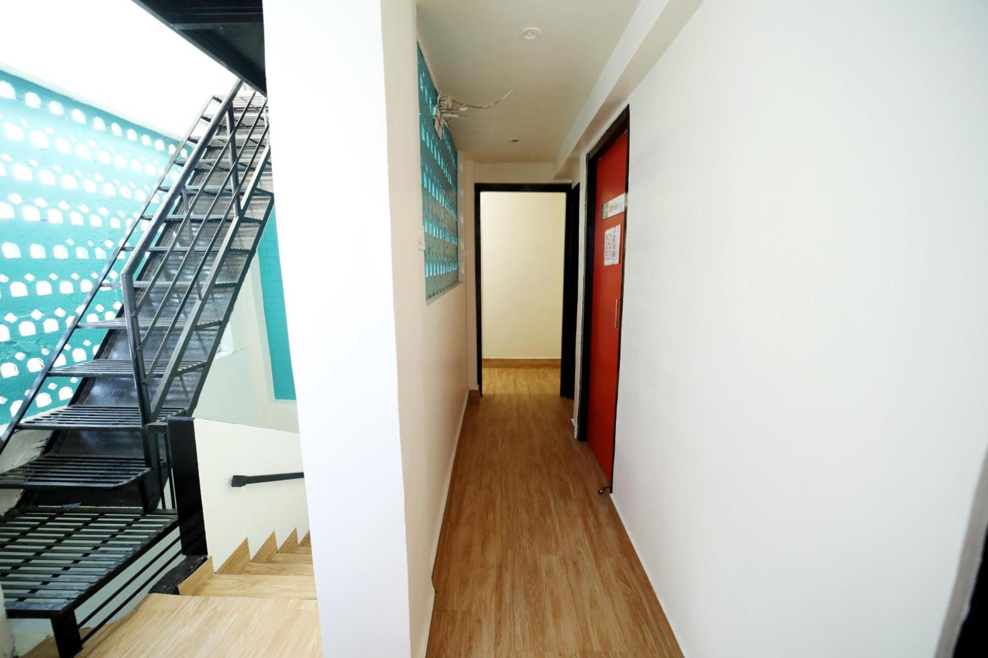 Social Hubz Hostel ムンバイ エクステリア 写真