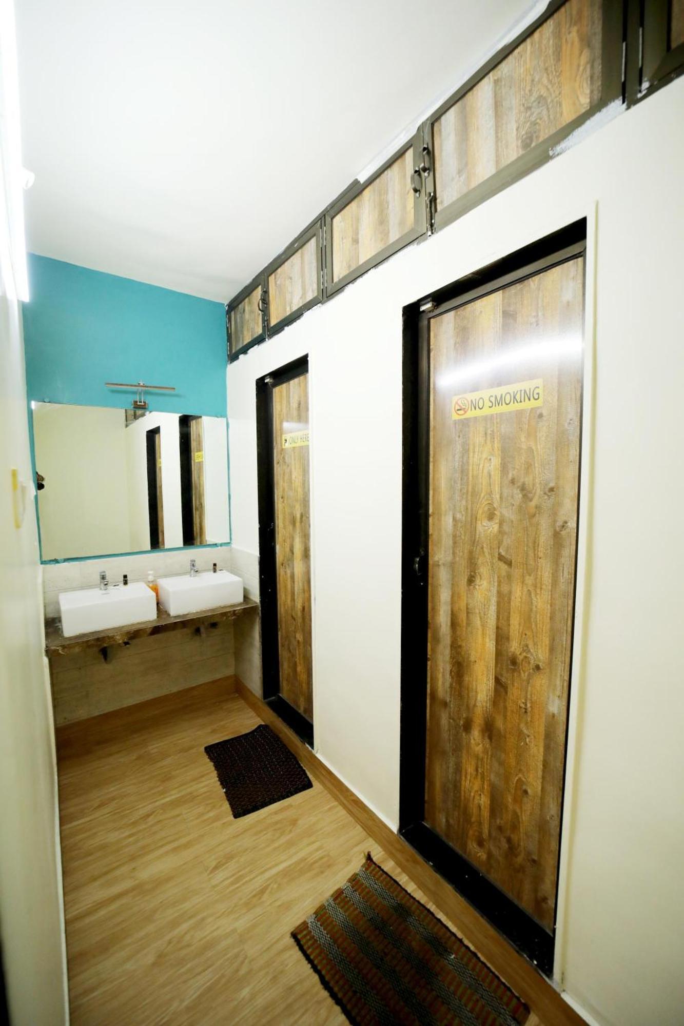 Social Hubz Hostel ムンバイ エクステリア 写真