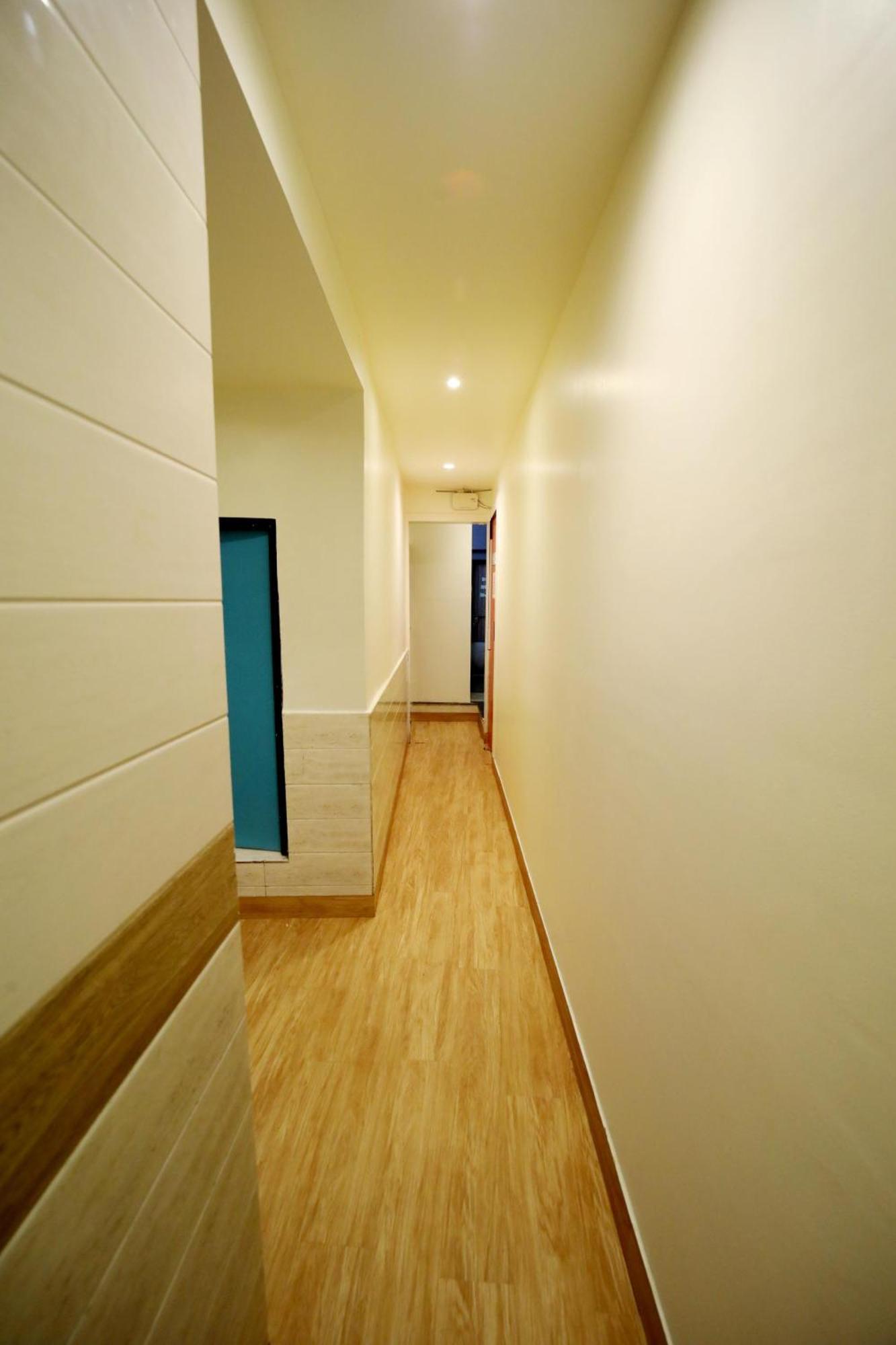 Social Hubz Hostel ムンバイ エクステリア 写真