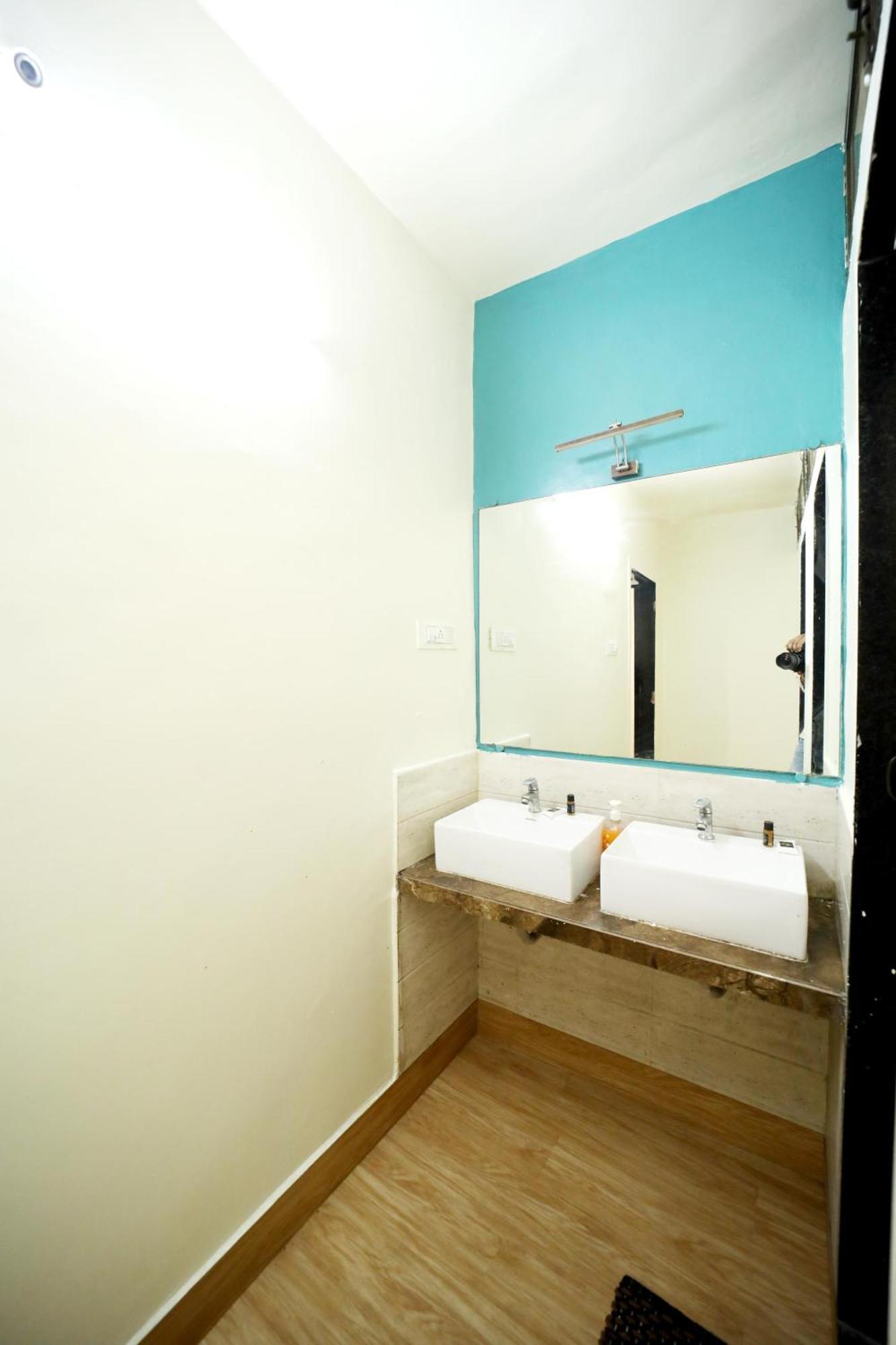 Social Hubz Hostel ムンバイ エクステリア 写真