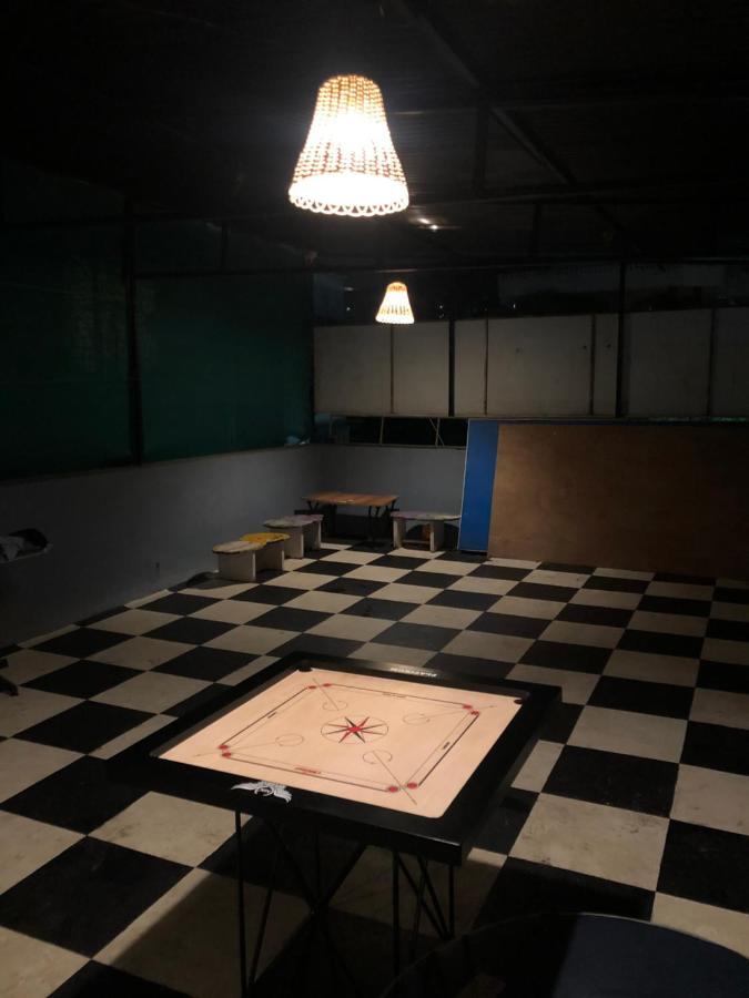 Social Hubz Hostel ムンバイ エクステリア 写真