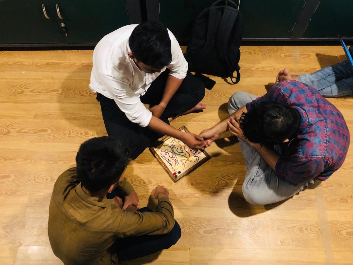 Social Hubz Hostel ムンバイ エクステリア 写真